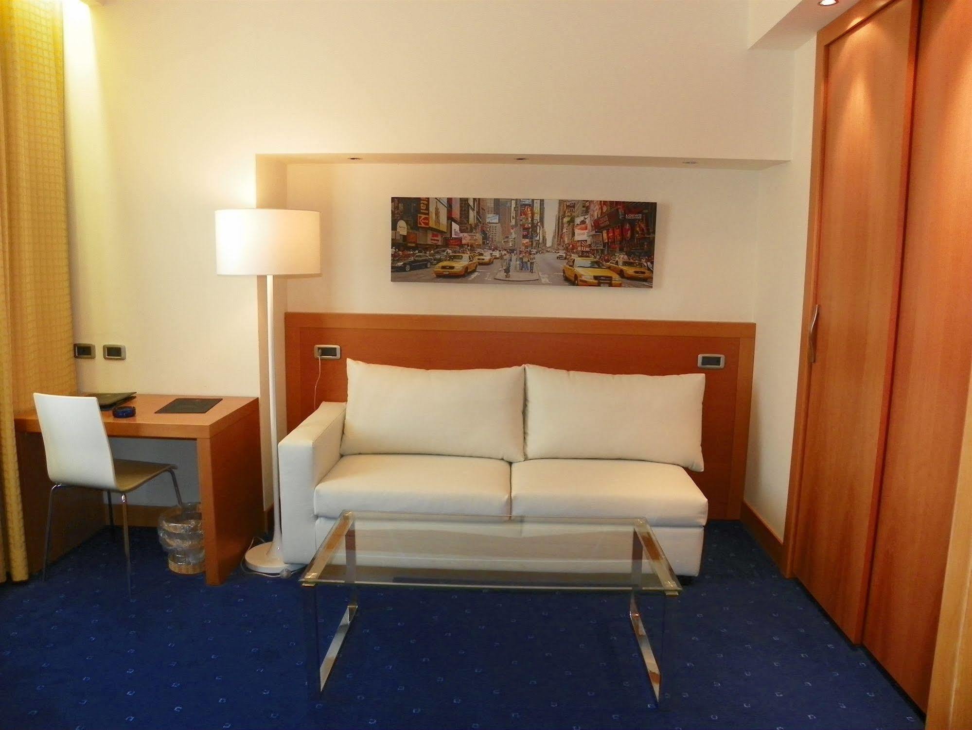 Hotel Planet Arezzo Luaran gambar