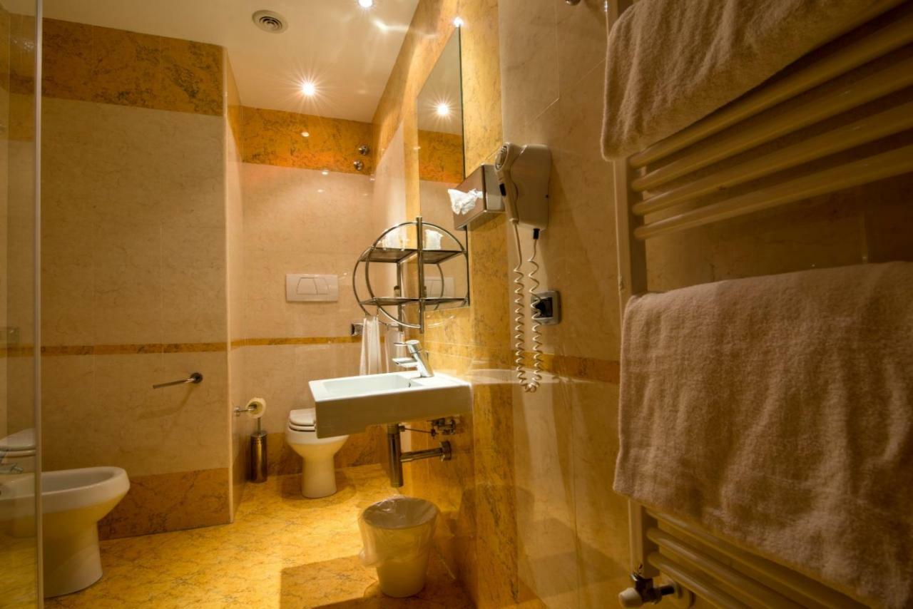 Hotel Planet Arezzo Luaran gambar