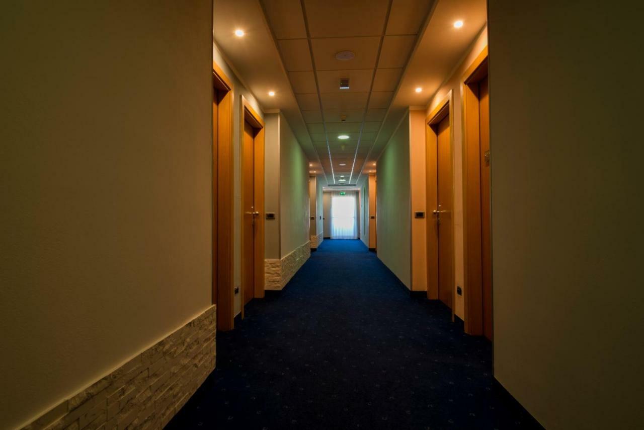 Hotel Planet Arezzo Luaran gambar